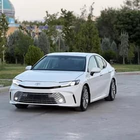 Toyota Camry 2025