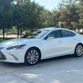 Lexus ES 300h 2021