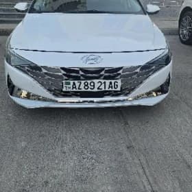 Hyundai Elantra 2022