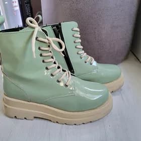 женские ботинки..