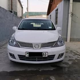Nissan Versa 2012