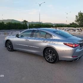 Lexus ES 350 2022