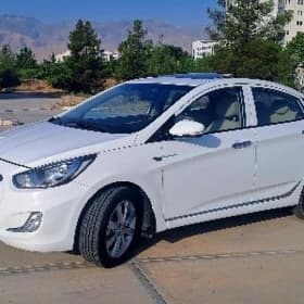 Hyundai Accent 2013