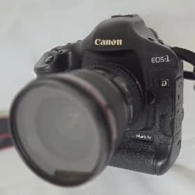 CANON EOS 1D Mark IV