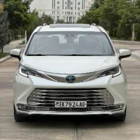 Toyota Sienna 2022