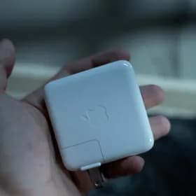 Apple 70W usb c power adapter