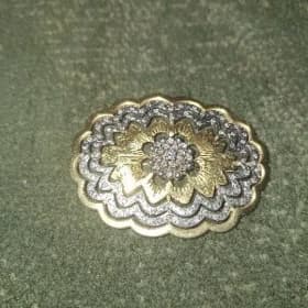 gyzyl broşka (брошка)