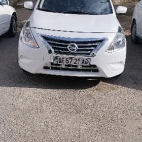 Nissan Versa 2015
