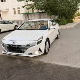 Hyundai Elantra 2022