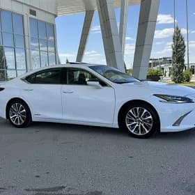 Lexus ES 300h 2021