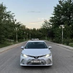Toyota Camry 2021