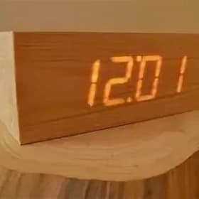 PROJECTION CLOCK WOOD STYLE