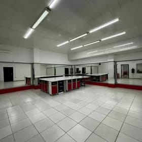Satlyk Sklad un yer 200m2