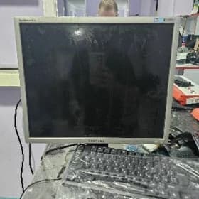 Монитор LG 19