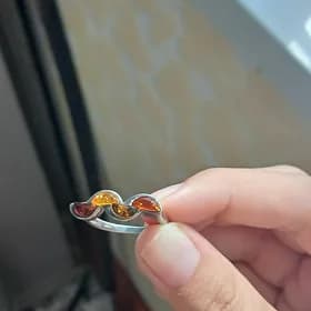 Gyzyl gaşly kümüş yüzük