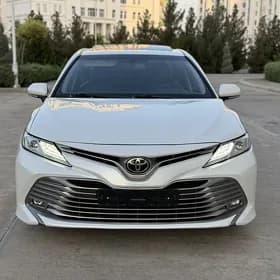 Toyota Camry 2020