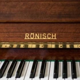 Пианино Rönisch Piýanina Röniş