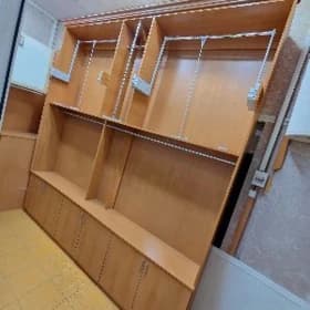 Стеллаж для магазина одежды