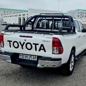 Toyota Hilux 2021