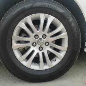 235 65 17 Sienna Xle Teker