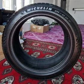 235 45 18 MICHELIN