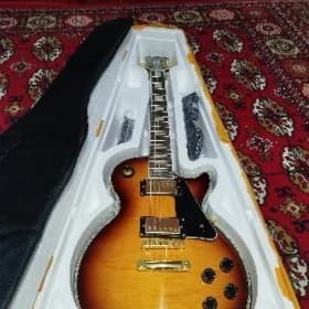 Elektro Gibson gitara / гитара