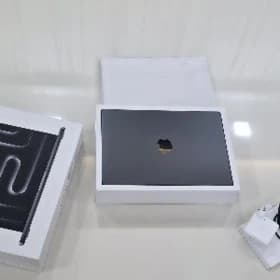 macbook pro 14" m3 pro 512