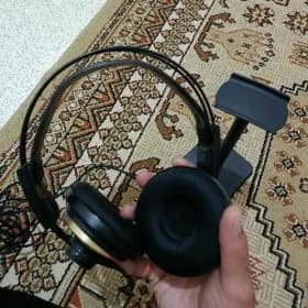 AKG nauşnik gulaklyk