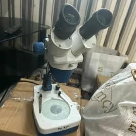 Mikroskop ussa un gerek zatlar