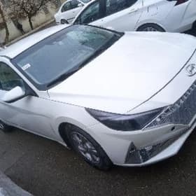Hyundai Elantra 2022