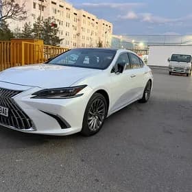 Lexus ES 350 2025