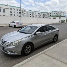 Hyundai Sonata 2011
