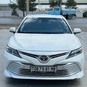 Toyota Camry 2019