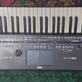 Korg PA 600