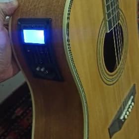 gitara akustik