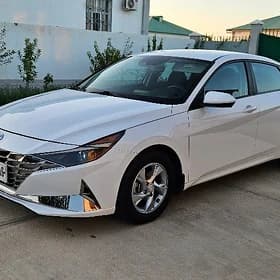 Hyundai Elantra 2022