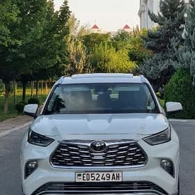 Toyota Highlander 2021