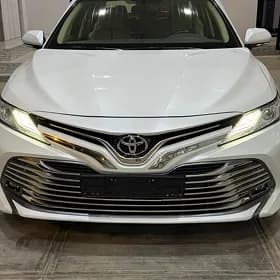Toyota Camry 2021