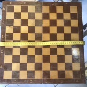 шахматная доска:
