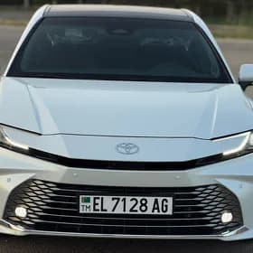 Toyota Camry 2025