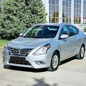 Nissan Versa 2015
