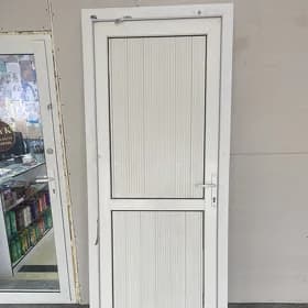 Satlyk plastik gapy