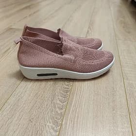 Кроссовки