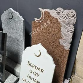 yadygarlik daslara at yazmak
