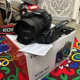 Canon 90D