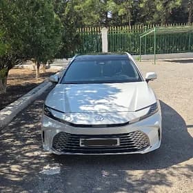 Toyota Camry 2025