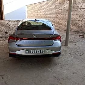 Hyundai Elantra 2022
