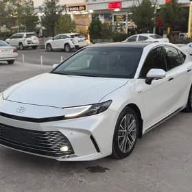 Toyota Camry 2025