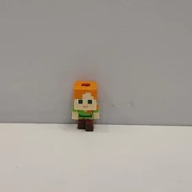 фигурка Алекс из Minecraft