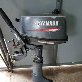 YAMAHA 5